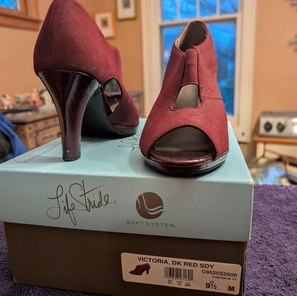 Life Stride Victoria Dark Red Peep-Toe High Heels